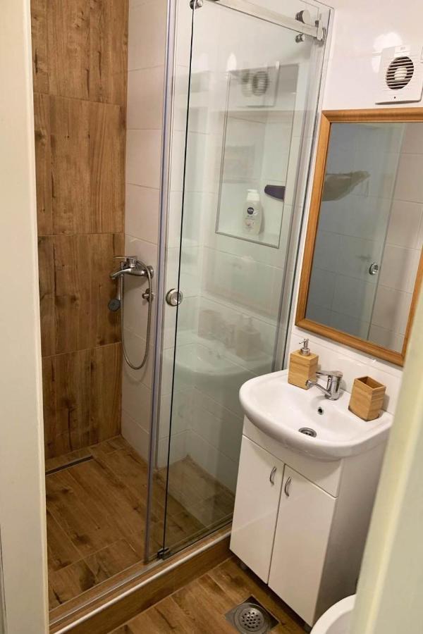 Cozy & Fully Equipped Studio In The Heart Of Downtown And Next To Kalemegdan Belgrado Esterno foto