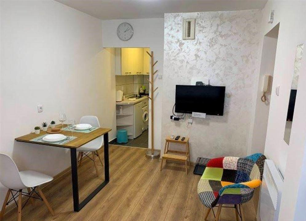 Cozy & Fully Equipped Studio In The Heart Of Downtown And Next To Kalemegdan Belgrado Esterno foto